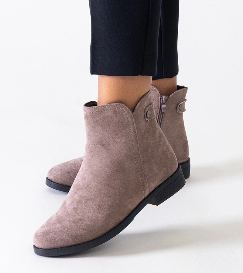 Hnedé klasické členkové topánky z eko-velúru Pereia.