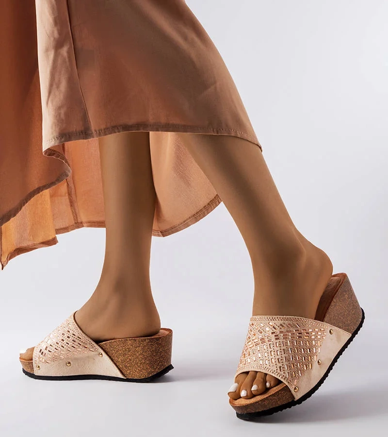 Béžové žabky na platformách so zirkónmi Guymon