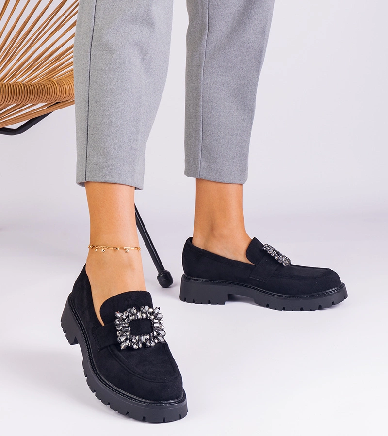 Čierne dámske mokasíny z ekosemišu s elegantnou ozdobou Peletino