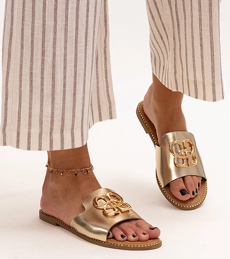 Zlaté šľapky zdobené sponkou Perkin