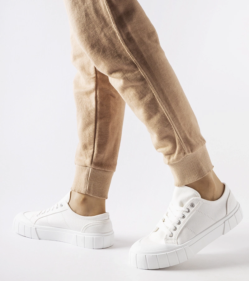 Biela tenisová obuv na hrubej platforme Egidio