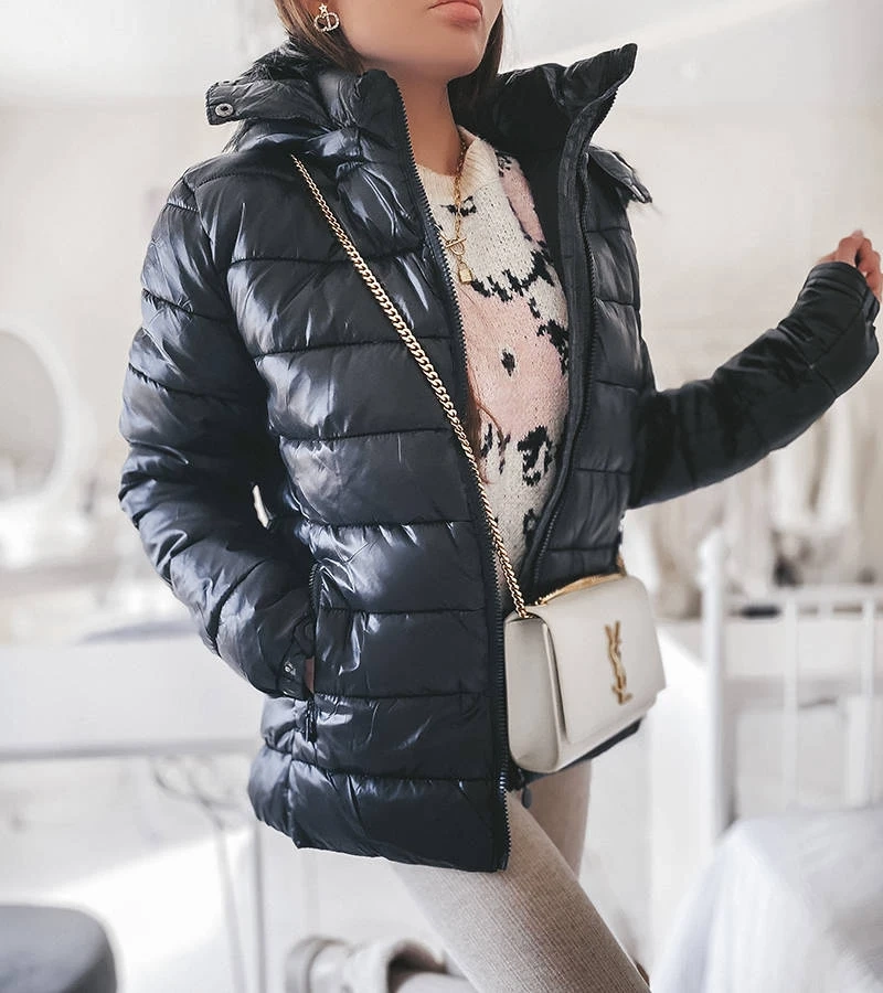 Čierna bunda s kožušinovou kapucňou Poisson