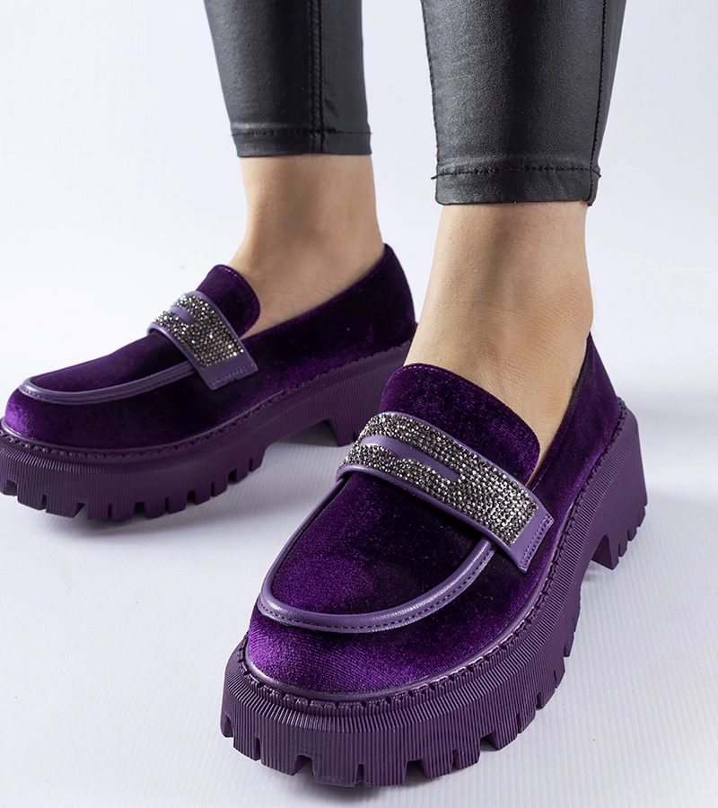 Fialové mokasíny s kamienkami Longuelo