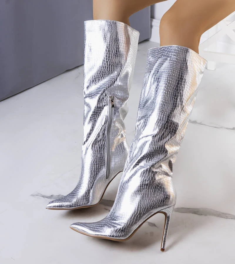 Strieborné čižmy na podpätku Dinami