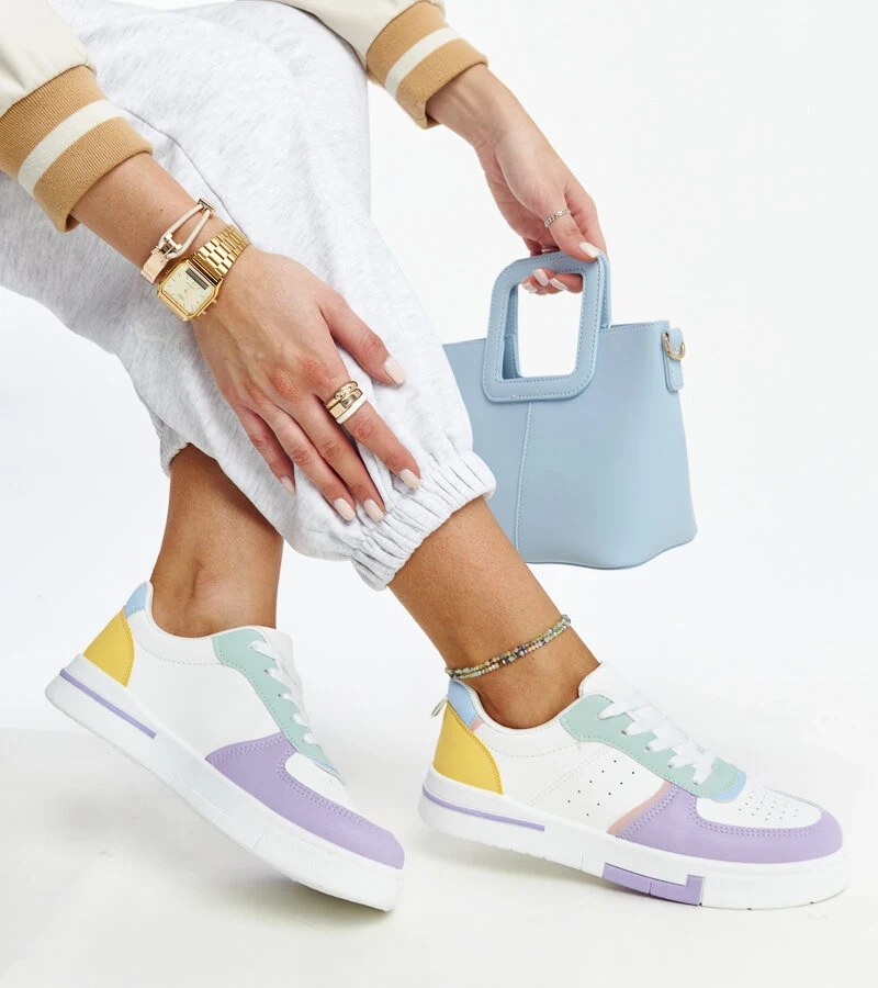 Viackrát farebné tenisky na platforme Branka