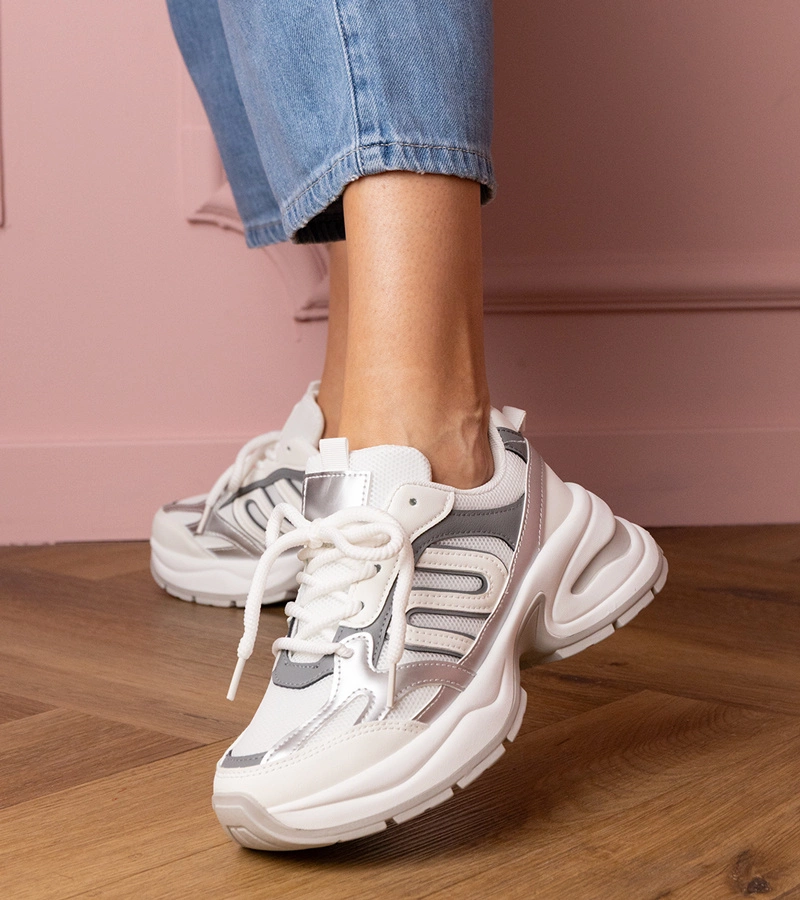 Biele športové tenisky na masívnej podrážke Aries