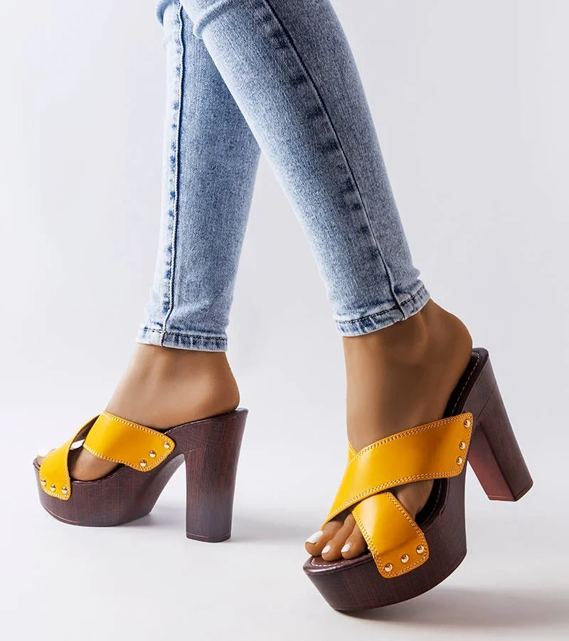 Žlté žabky Lépicier na vysokom podpätku