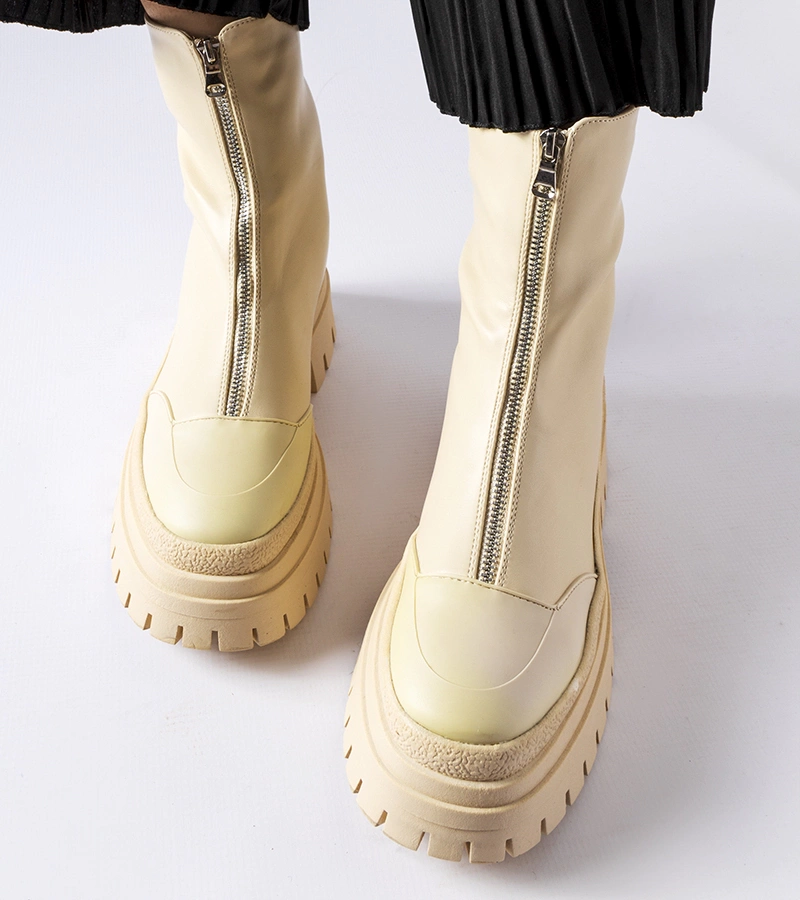 Béžové pevné čižmy na zips Bergamo