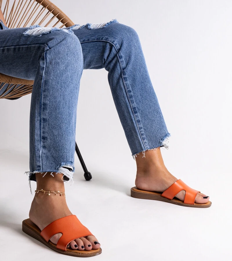 Oranžové šľapky z eco kože Kajetana