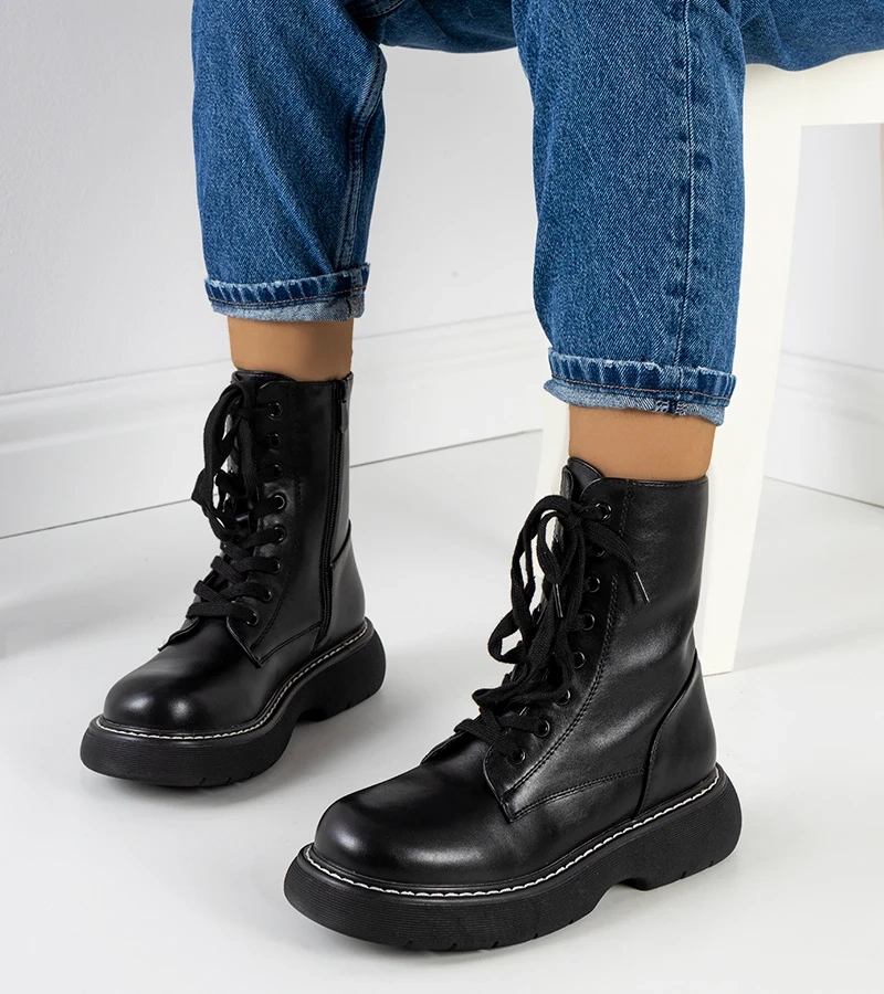 Black botki Myrefall glans