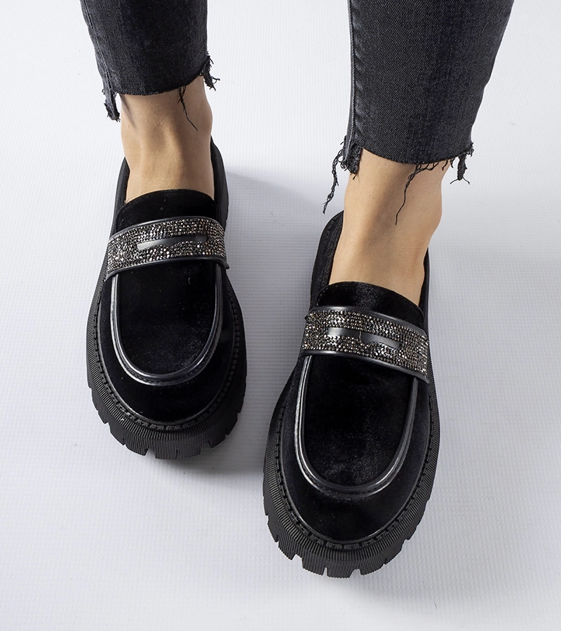 Čierne mokasíny zdobené zirkónmi Longuelo