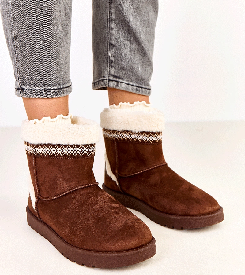 Hnedé nízke snehule zdobené výšivkou Sensila