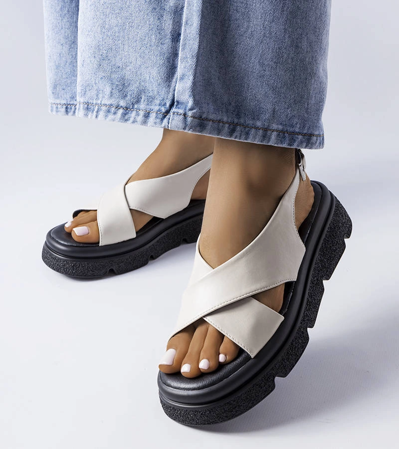 Sandále na platforme Oakway v béžovej farbe