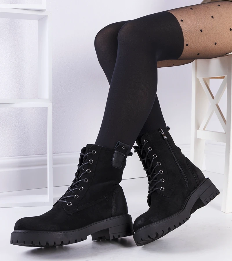 Čierne trapézy Wellspring z eko-semišu