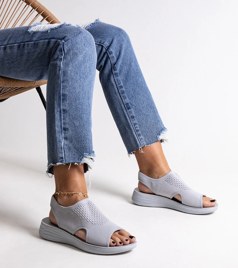 Sivé sandále na platforme Rawia