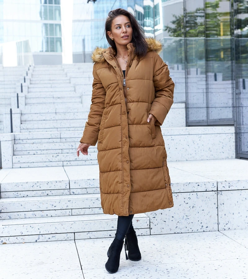 Hnedá dlhá bunda s odnímateľnou kapucňou Fela