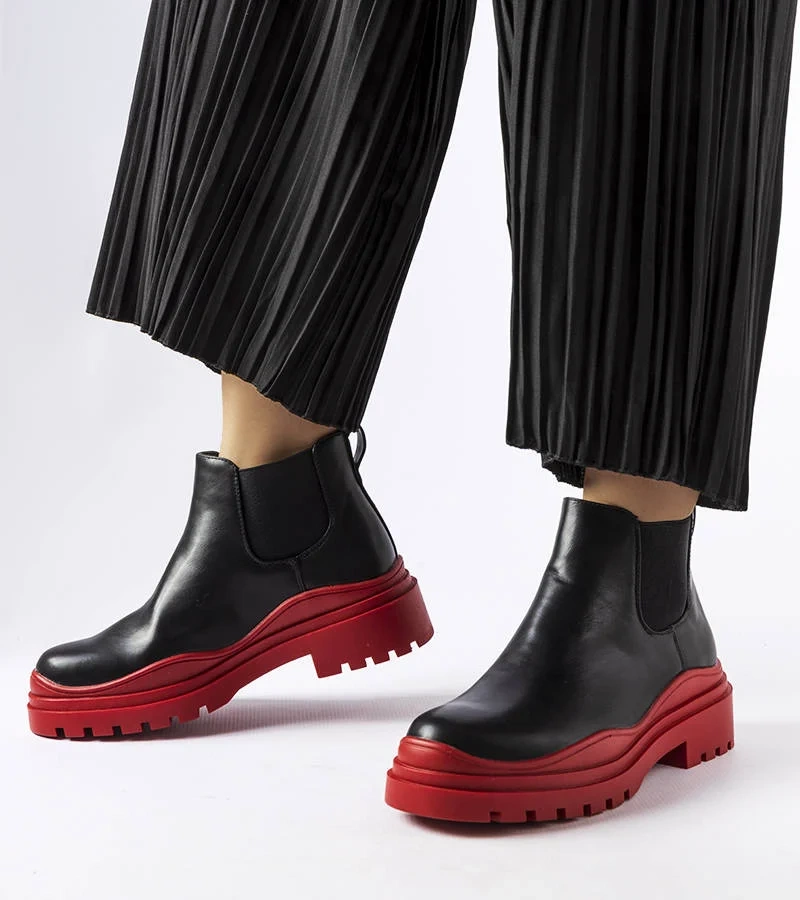 Čierne topánky na platforme Marinone