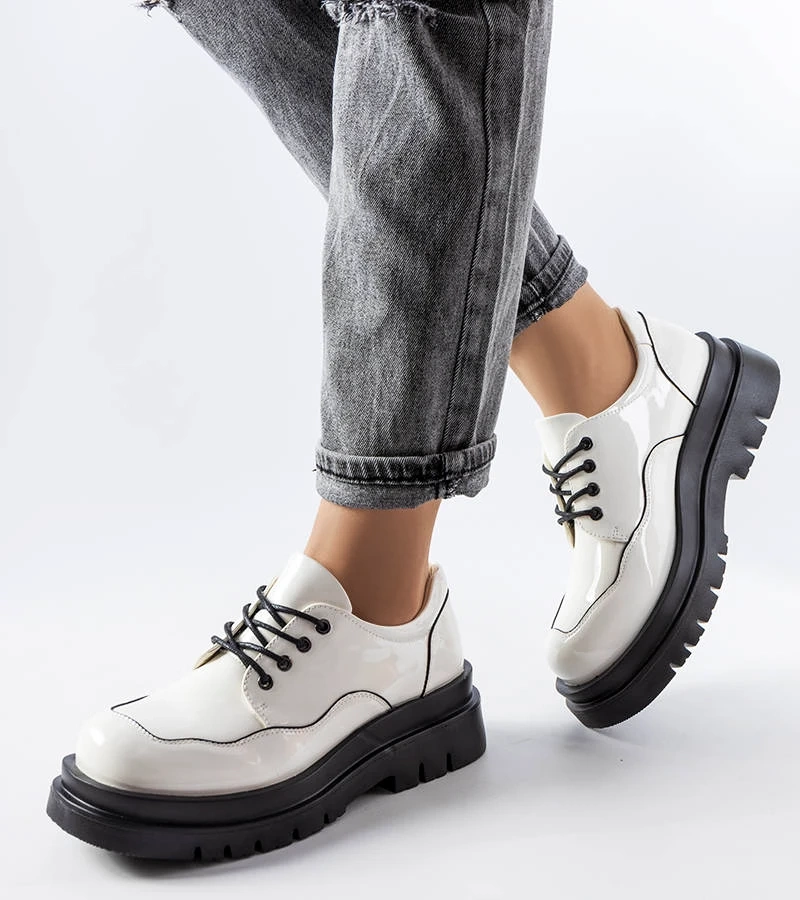 Biele poltopánky na pevnej podrážke Cheshire