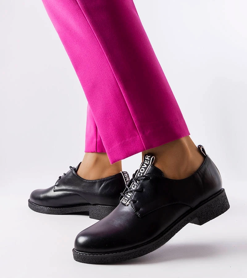 Čierne ažurové kožené poltopánky Jazzar