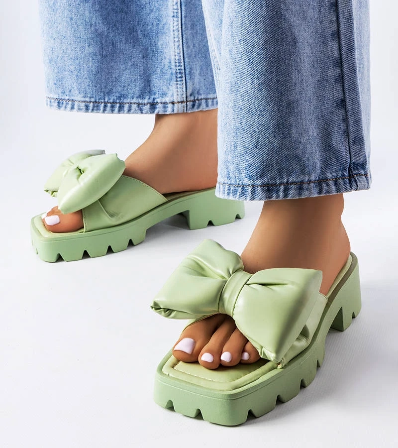 Zelené žabky na traktorovej podrážke od Bossé