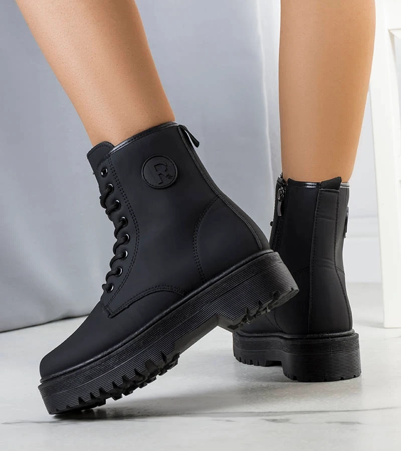 Matné čierne trapery Dirk