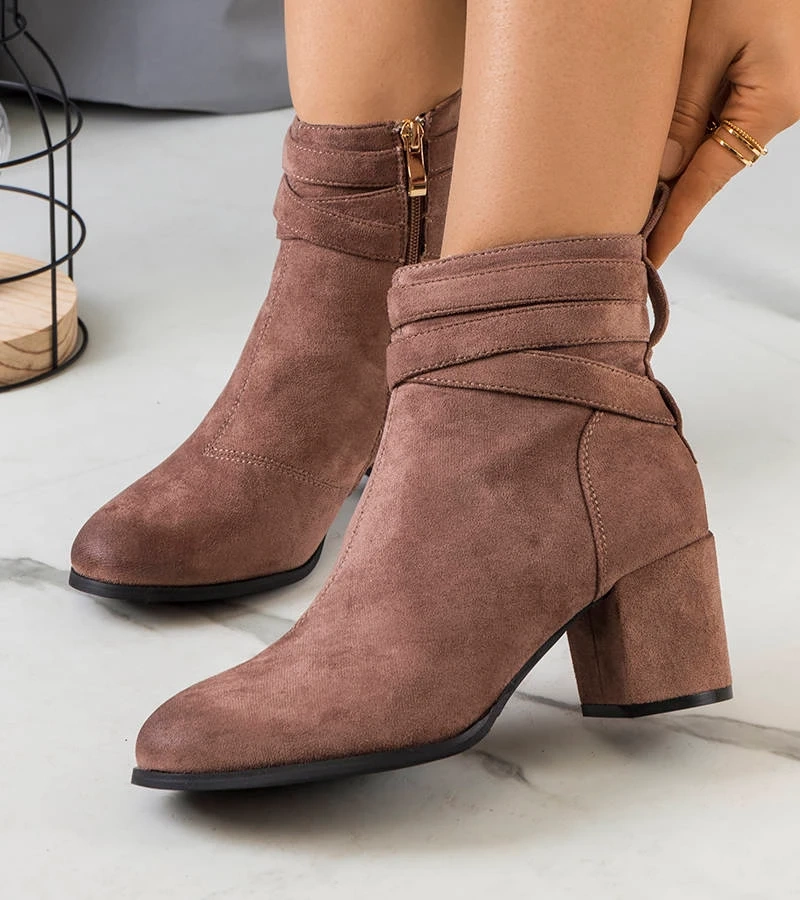 Brown botki na Fletcherovom poste