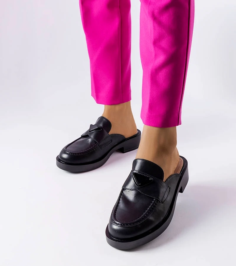 Čierne žabky so zabudovaným nánosníkom Berkshire