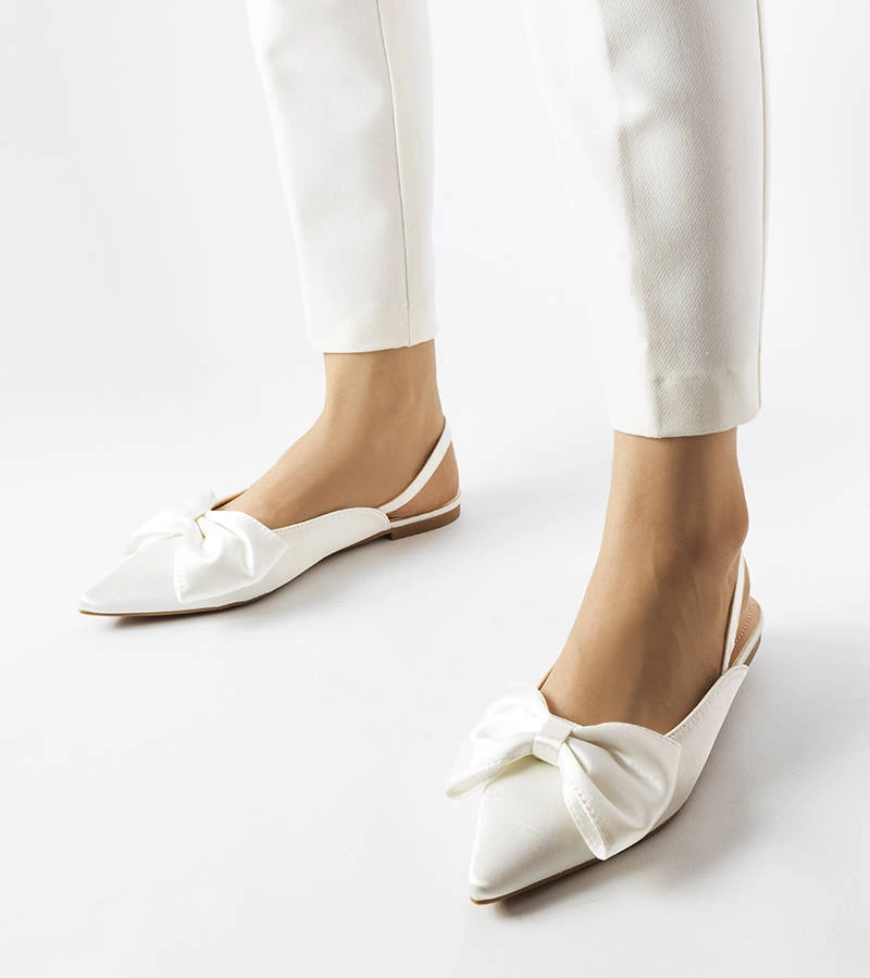Biele baleríny na otvorenom podpätku od značky Longhena