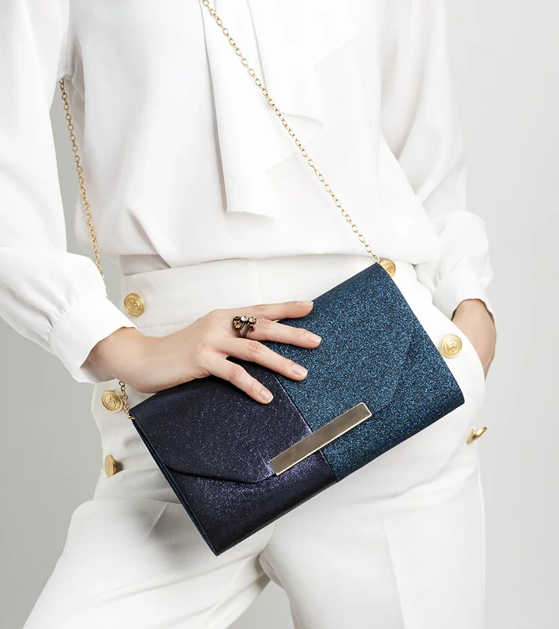 Tmavomodrá obálková taška Kadiev