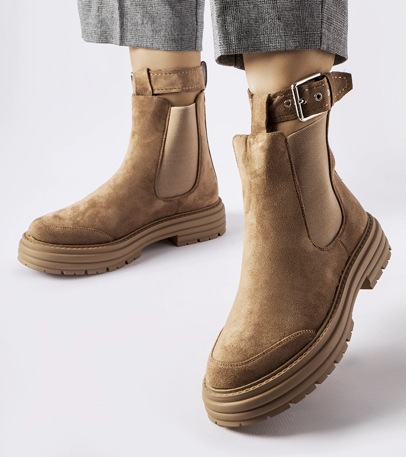 Hnedé čižmy s ozdobným zapínaním Abela