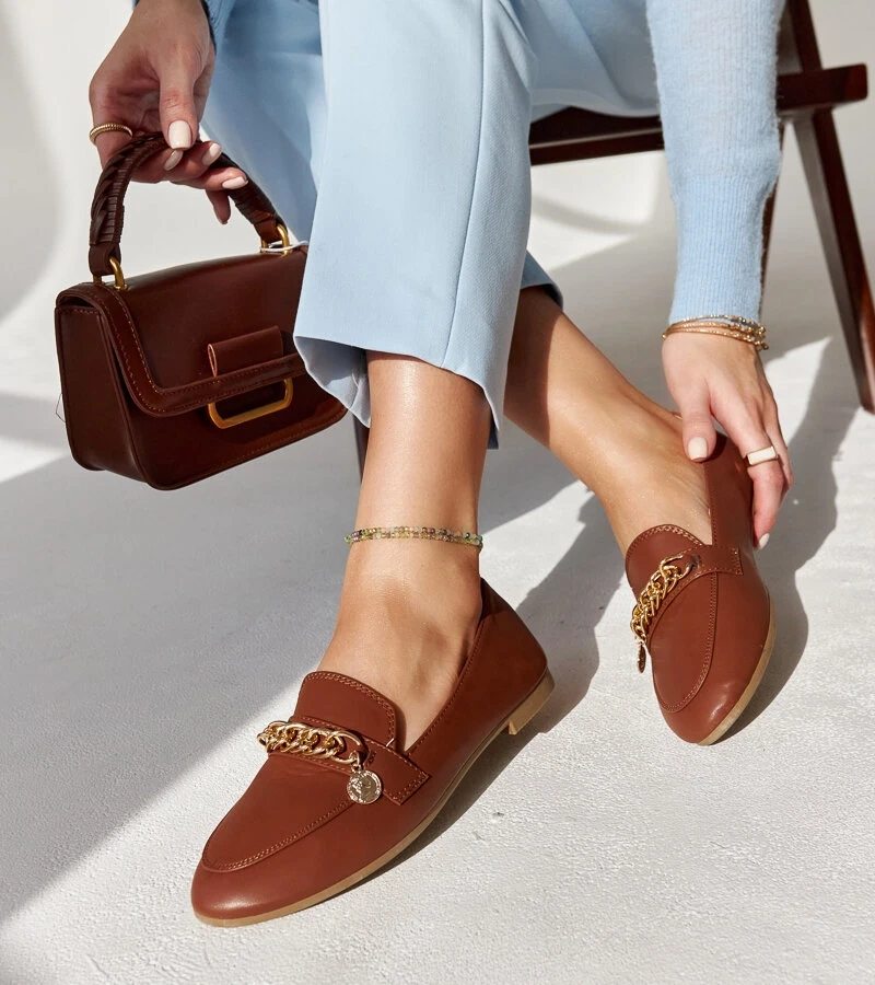 Hnedé mokasíny so Scaletta reťazom