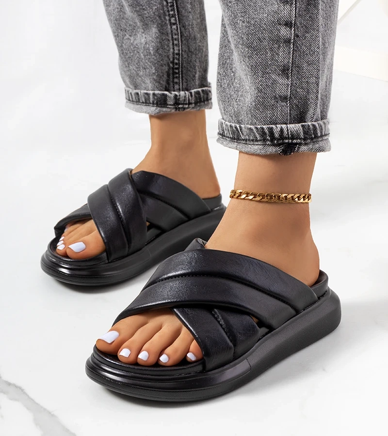 Čierne žabky na platforme Allport