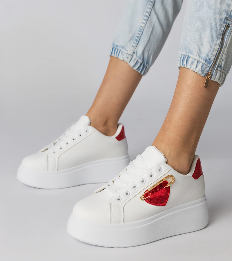 Biele tenisky s červeným srdiečkom Lerisol