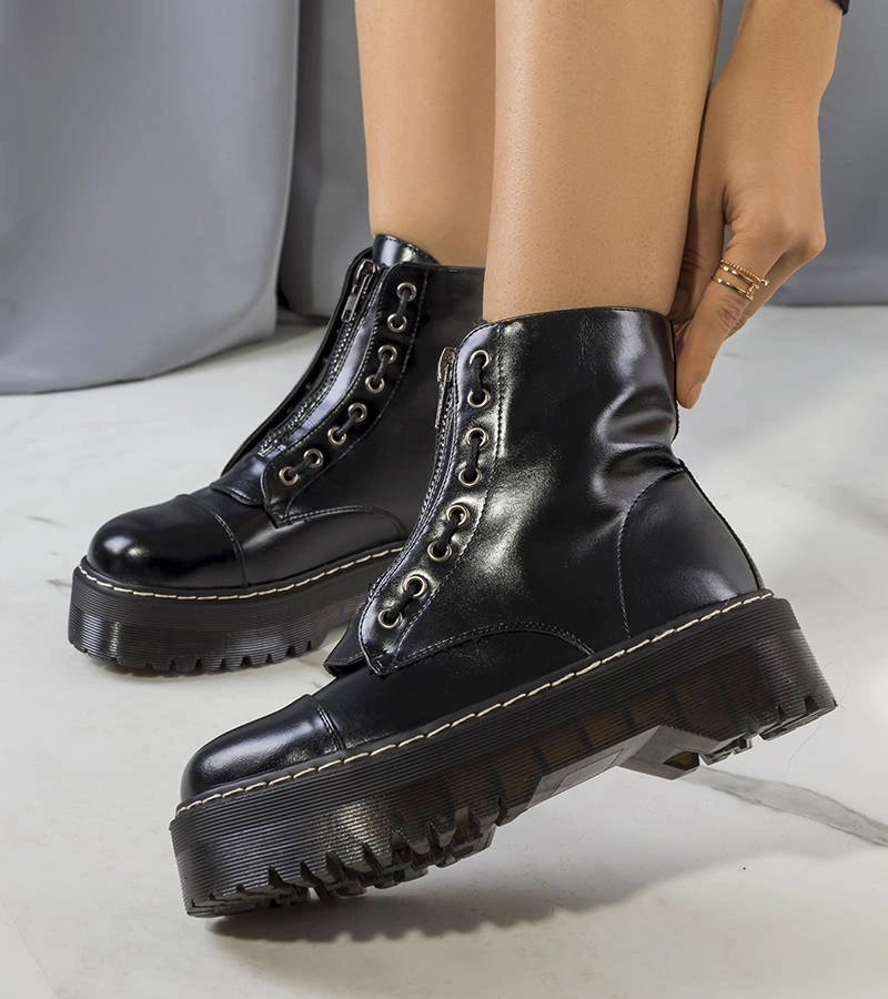 Čierna platforma Kenti botki