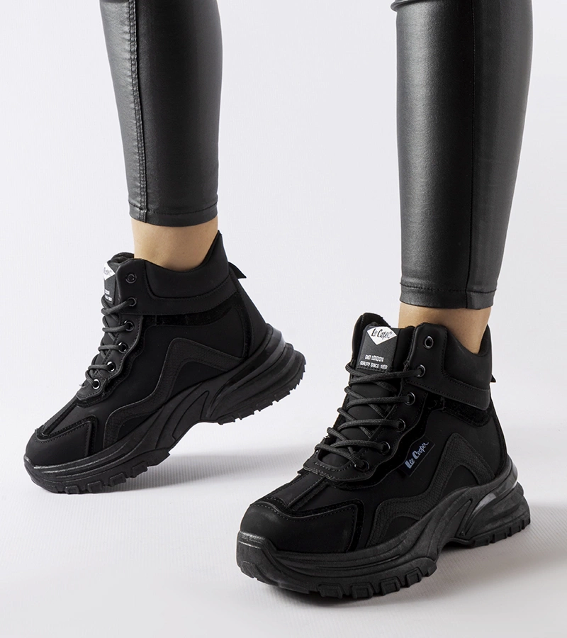 Čierne trapery Lee Cooper LCJ-23-44-1976L