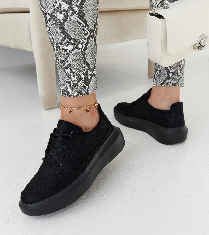 Čierne tenisky na platforme Lori