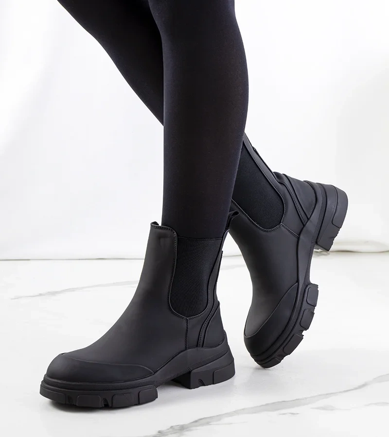 Čierna botki Carlos