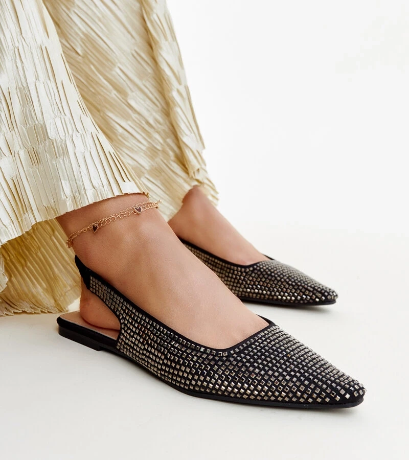 Lesklé čierne sandále s otvorenou pätou Nadiana