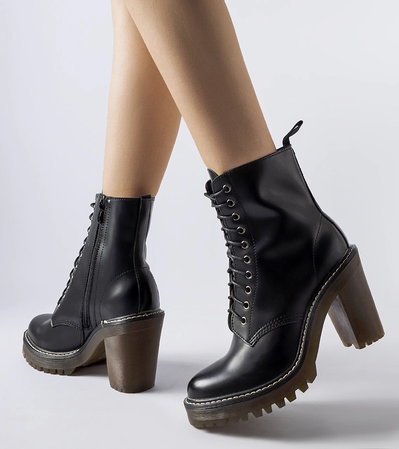 Čierne čižmy na šnurovanie s podpätkom Ezio