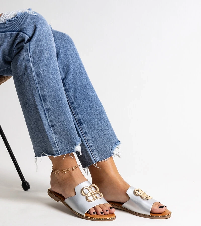 Strieborné sandále so zdobnou sponou Safi