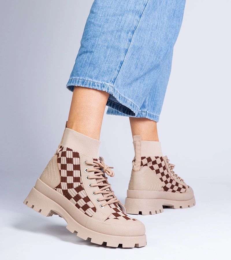 Hnedé členkové tenisky na platforme Sarida