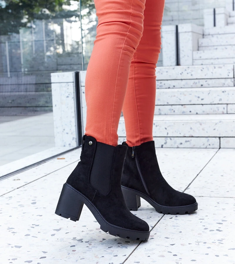 Čierne zateplené čižmy z eko-semišu s ihličkovým podpätkom Caio