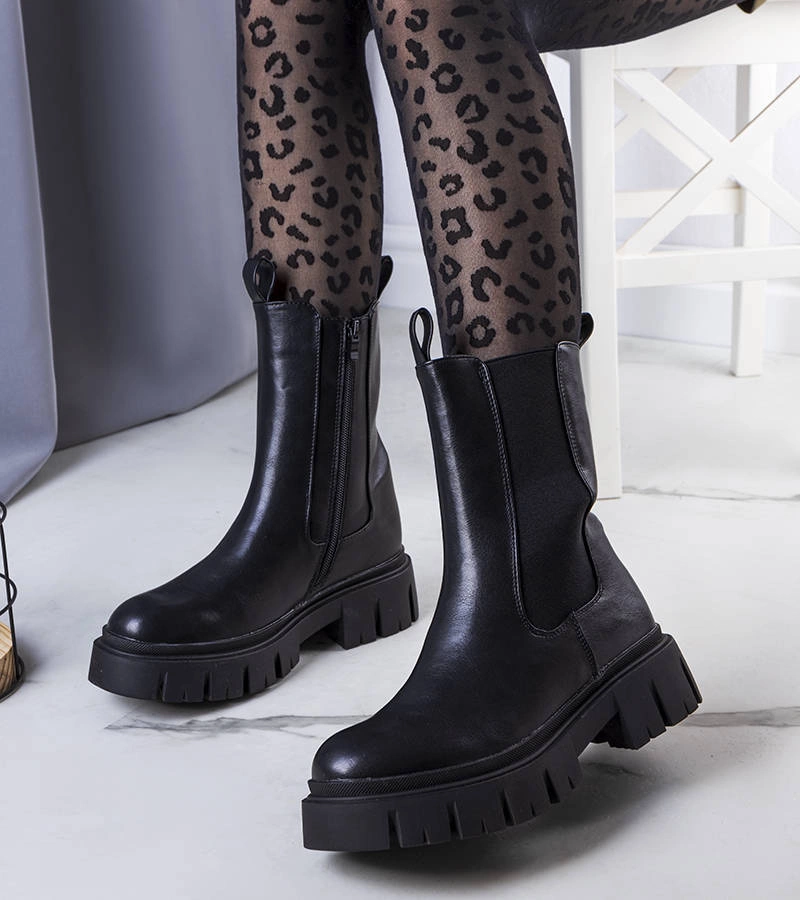 Čierna botki na pevnej podrážke Kaydence