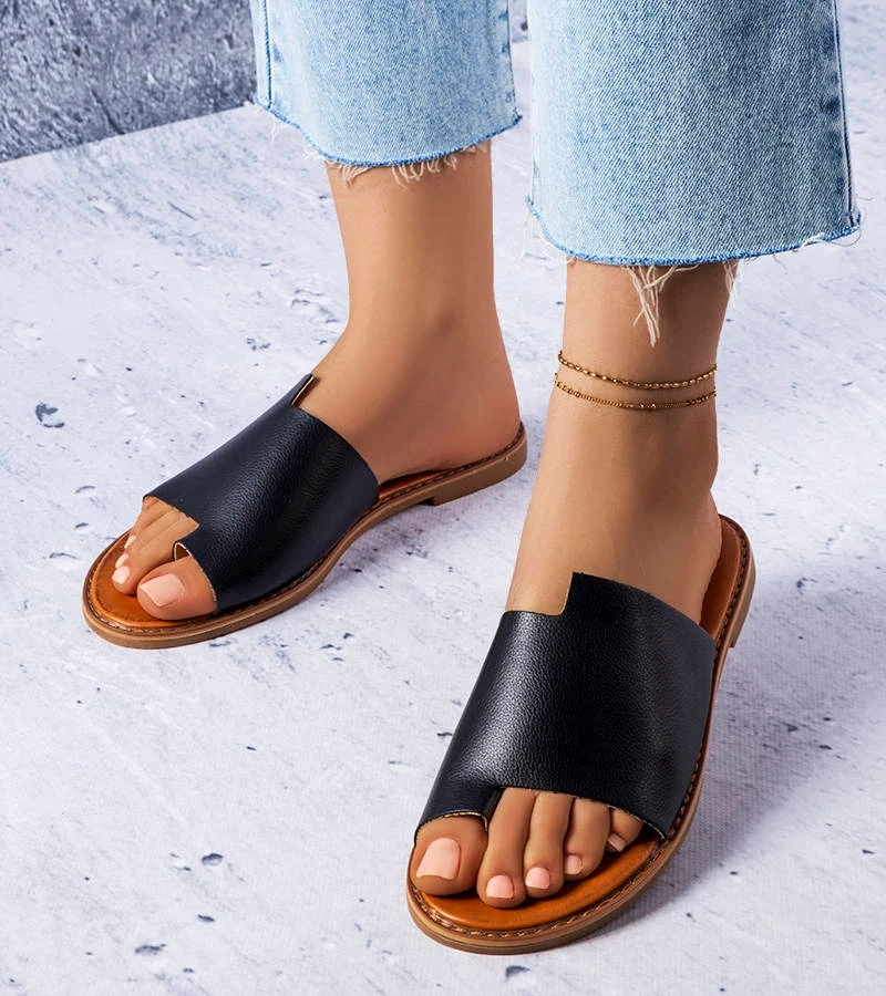 Čierne žabky s nepravidelným zvrškom Latourelle