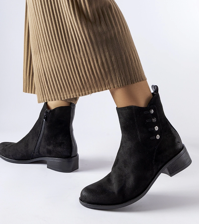 Čierne čižmy Decorah na plochom podpätku