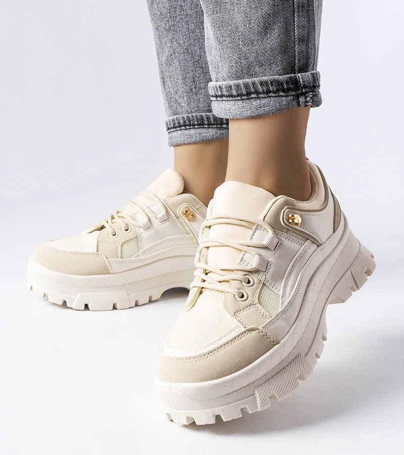 Béžové poltopánky na podrážke s chráničom Via