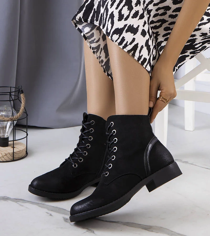 Čierna klasika botki Lizeth