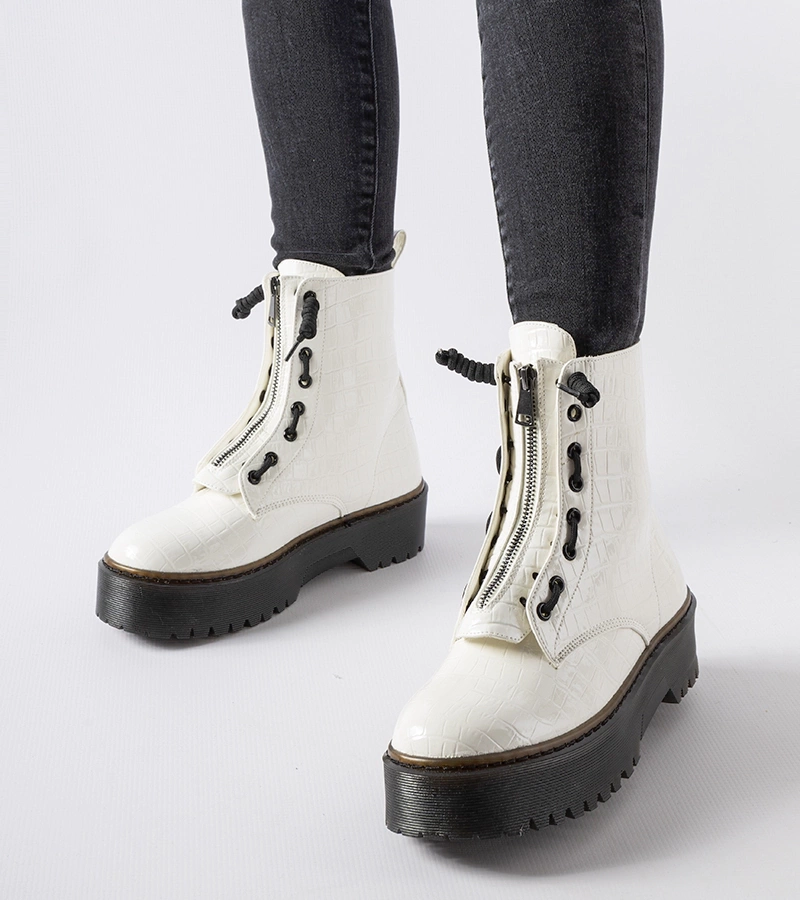 Biele topánky na platforme s reliéfom od Ascea