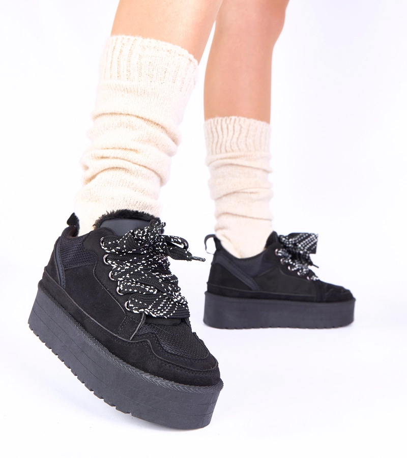 Čierne tenisky na platforme s ozdobnou šnúrkou Sesuna