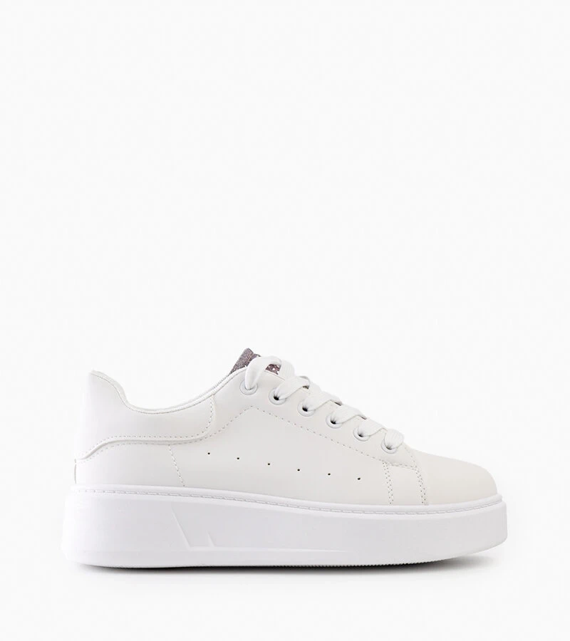 Biele tenisky s efektnou výzdobou Asmait